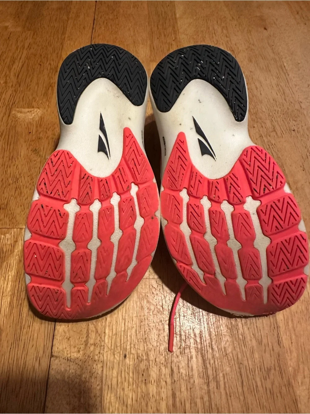 Altra Vanish Tempo Shoes Womens Size 7 White Coral Running Sneakers ALOA7R7F161
